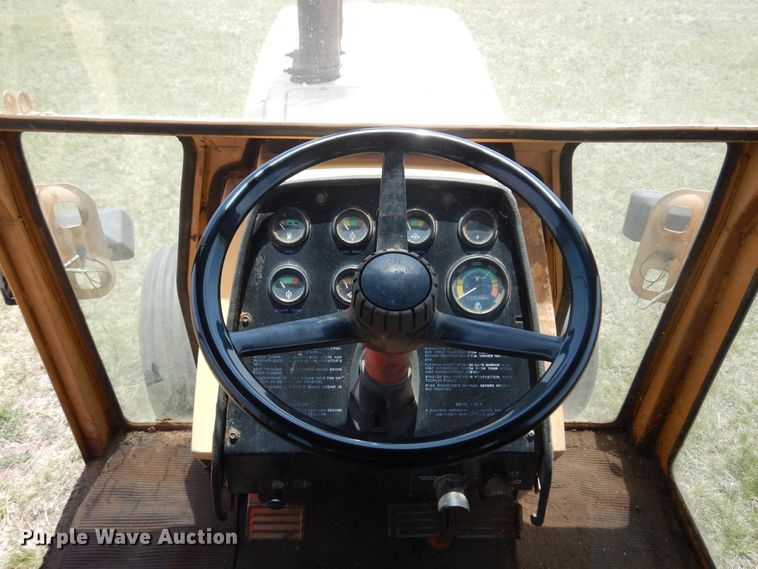 image for item DK0886 1972 Case 1370  Agri-King tractor