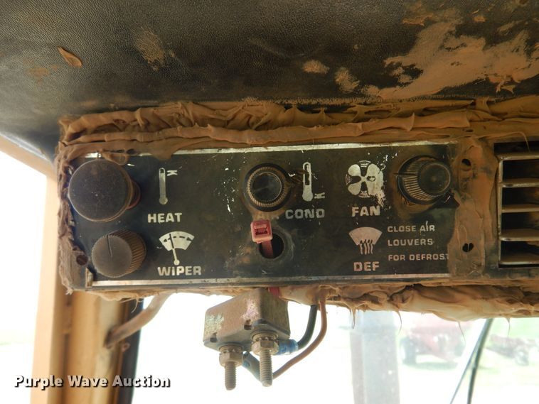 image for item DK0886 1972 Case 1370  Agri-King tractor