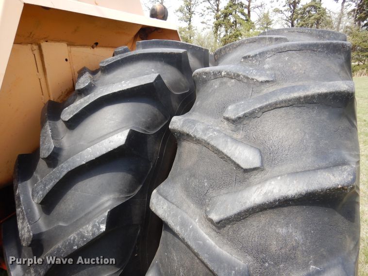 image for item DK0886 1972 Case 1370  Agri-King tractor