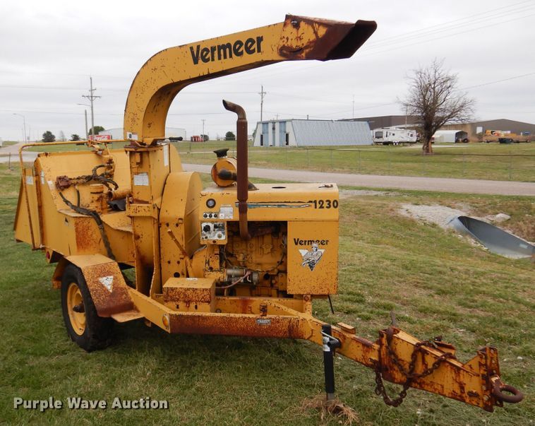 image for item DK0891 Vermeer 1230  wood chipper