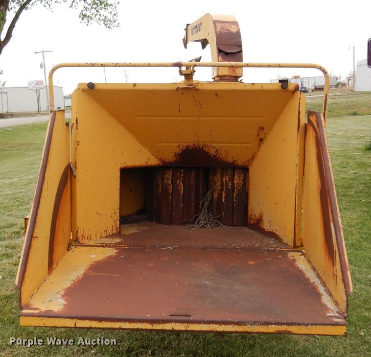 image for item DK0891 Vermeer 1230  wood chipper