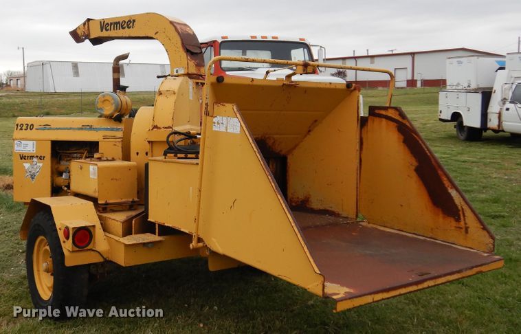 image for item DK0891 Vermeer 1230  wood chipper