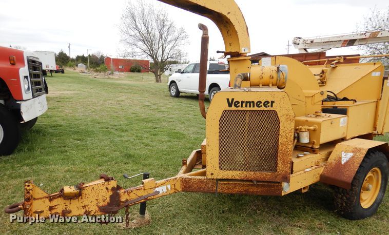 image for item DK0891 Vermeer 1230  wood chipper