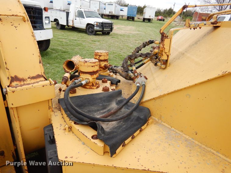 image for item DK0891 Vermeer 1230  wood chipper