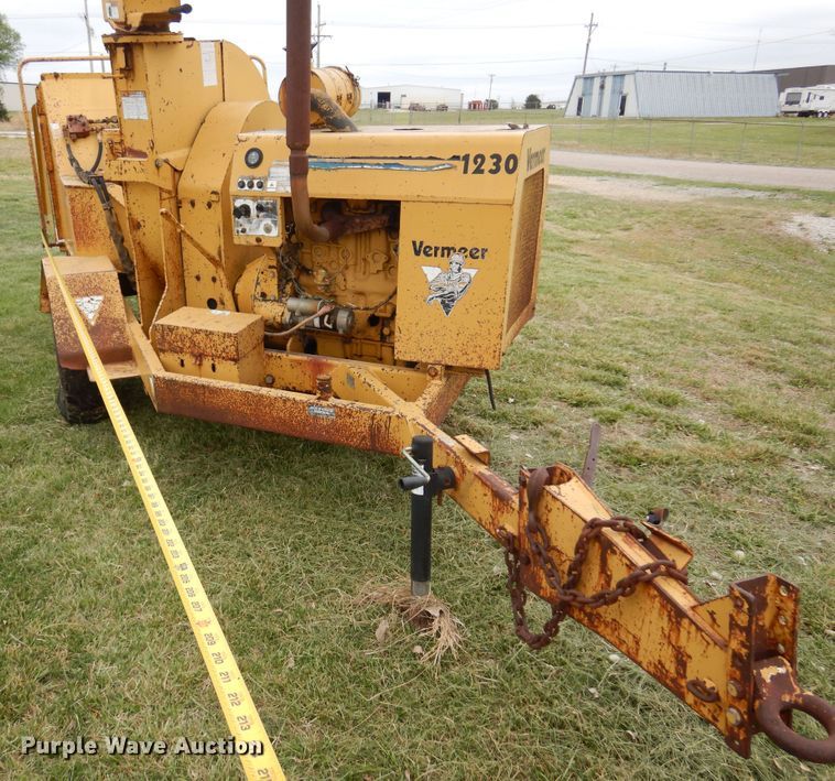 image for item DK0891 Vermeer 1230  wood chipper