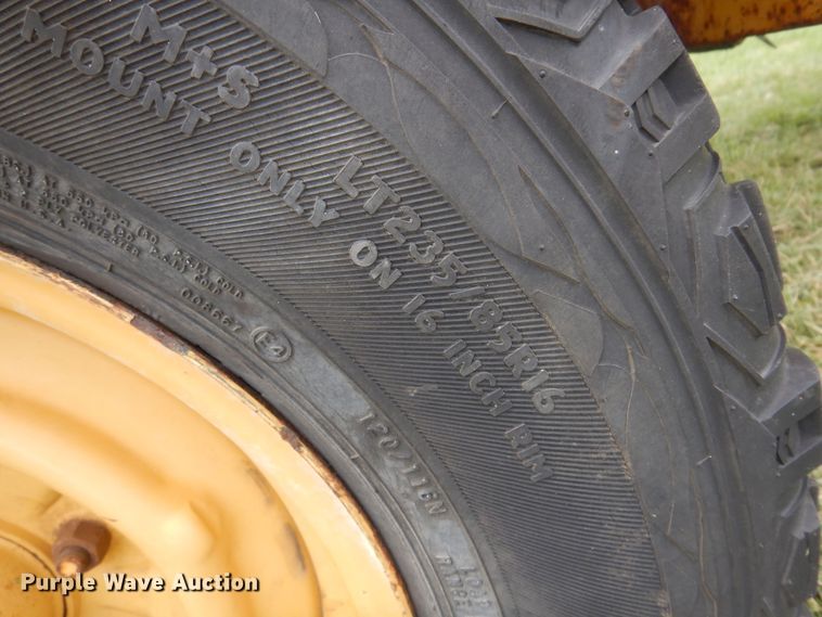 image for item DK0891 Vermeer 1230  wood chipper