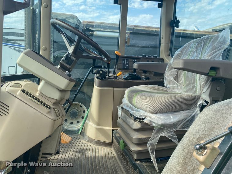 image for item DM4071 1998 John Deere 6210  tractor