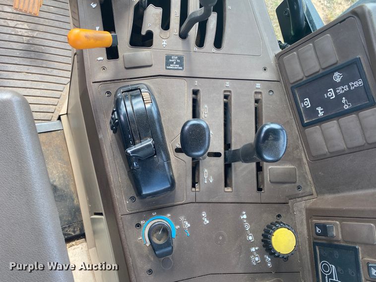 image for item DM4071 1998 John Deere 6210  tractor