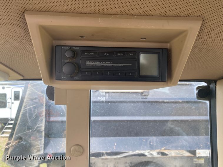 image for item DM4071 1998 John Deere 6210  tractor