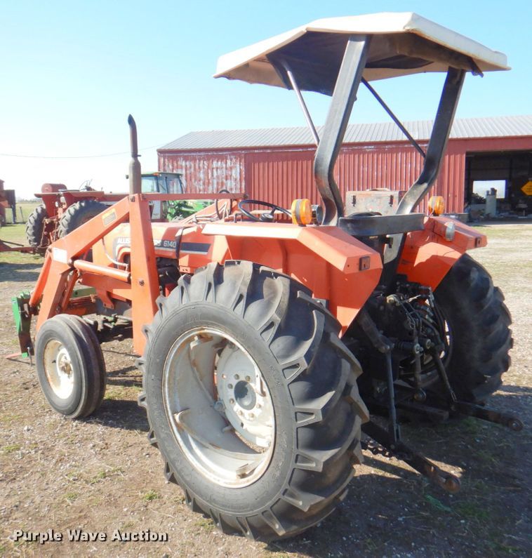 image for item DM6139 1982 Allis Chalmers 6140  tractor