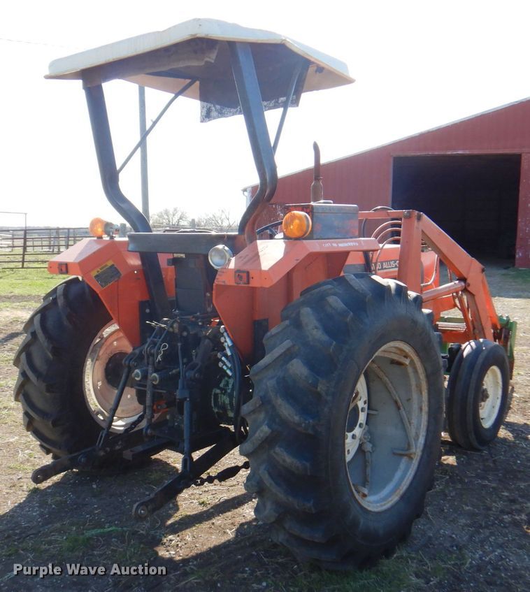 image for item DM6139 1982 Allis Chalmers 6140  tractor