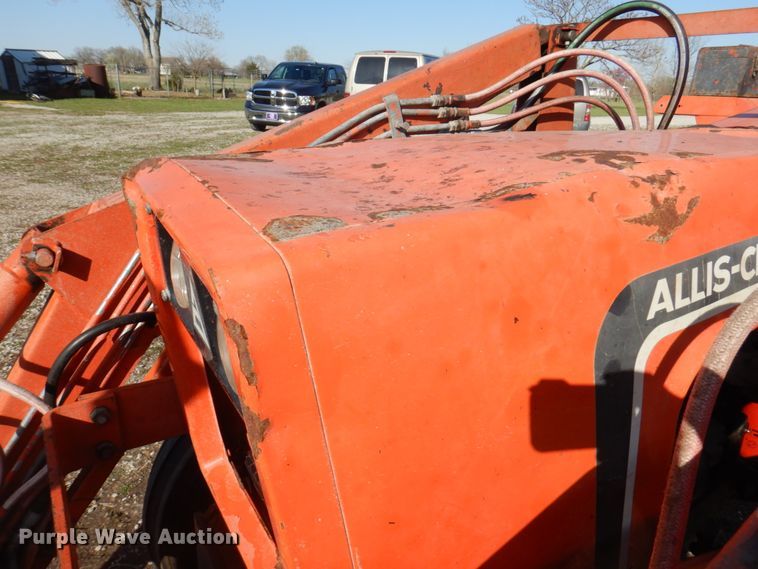 image for item DM6139 1982 Allis Chalmers 6140  tractor