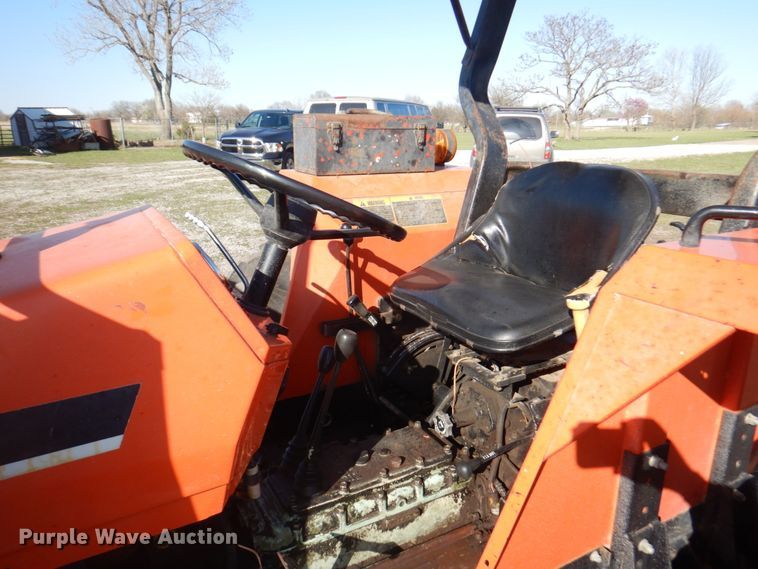 image for item DM6139 1982 Allis Chalmers 6140  tractor