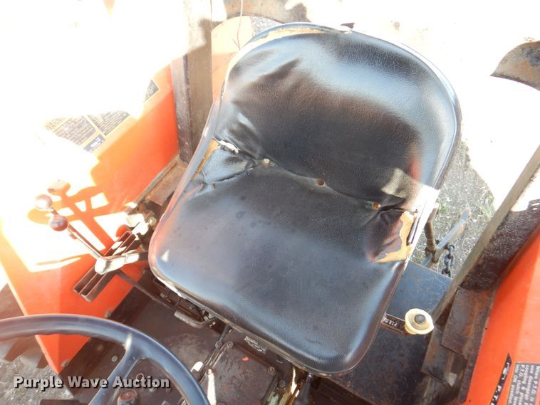 image for item DM6139 1982 Allis Chalmers 6140  tractor