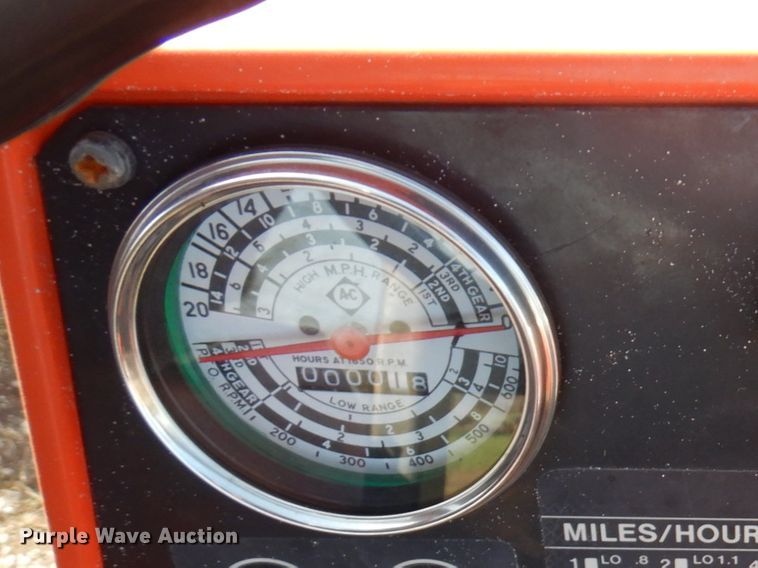 image for item DM6139 1982 Allis Chalmers 6140  tractor