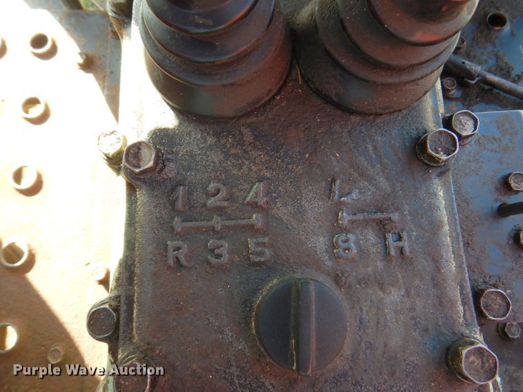 image for item DM6139 1982 Allis Chalmers 6140  tractor