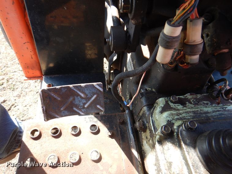 image for item DM6139 1982 Allis Chalmers 6140  tractor