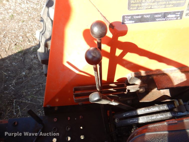 image for item DM6139 1982 Allis Chalmers 6140  tractor