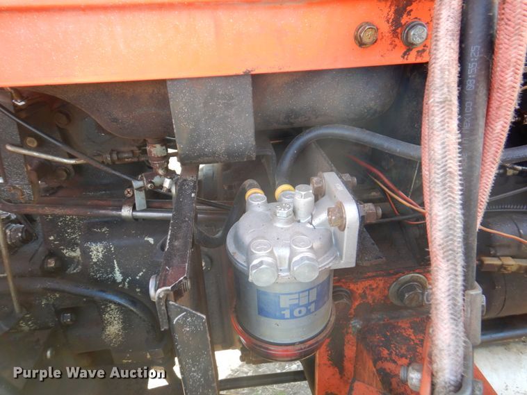 image for item DM6139 1982 Allis Chalmers 6140  tractor