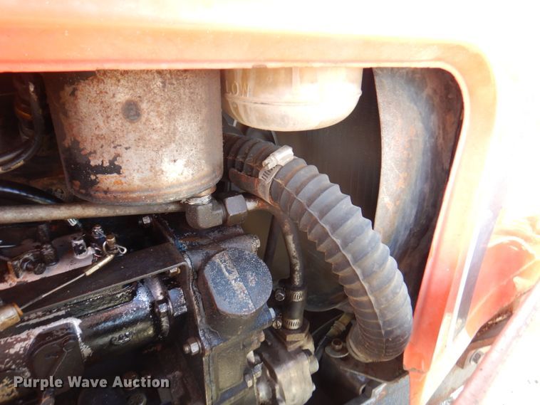 image for item DM6139 1982 Allis Chalmers 6140  tractor