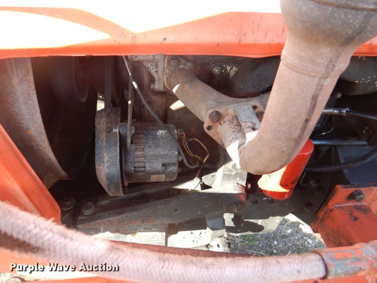 image for item DM6139 1982 Allis Chalmers 6140  tractor