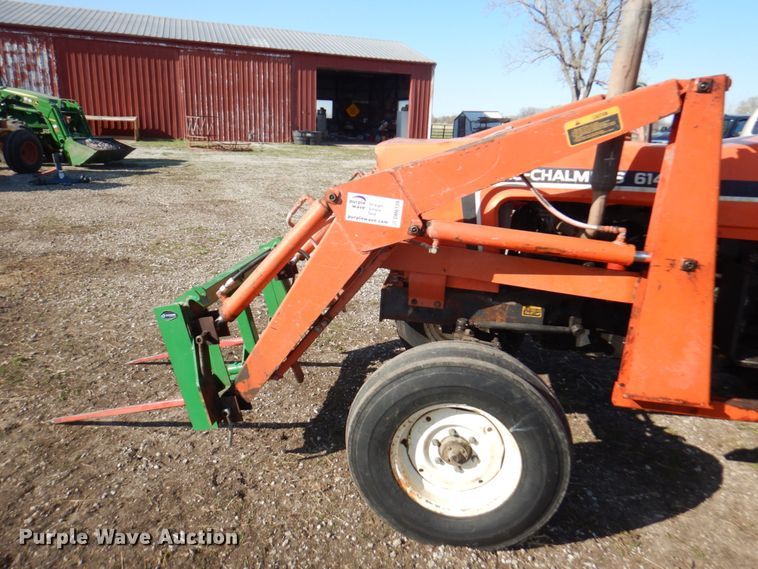 image for item DM6139 1982 Allis Chalmers 6140  tractor