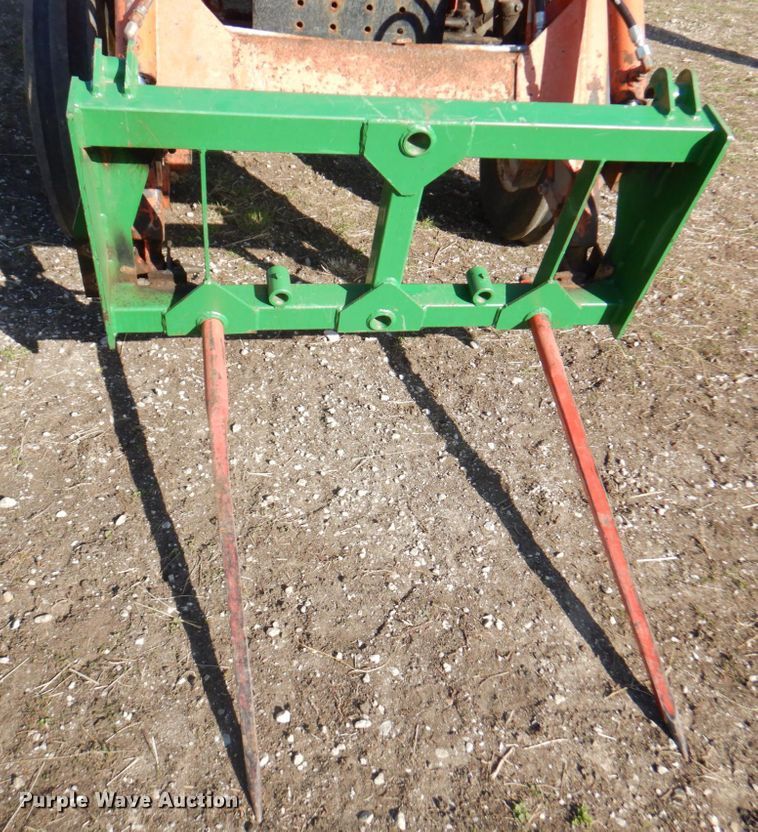 image for item DM6139 1982 Allis Chalmers 6140  tractor