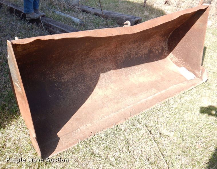 image for item DM6139 1982 Allis Chalmers 6140  tractor