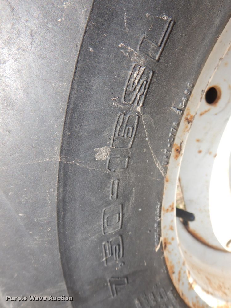 image for item DM6139 1982 Allis Chalmers 6140  tractor