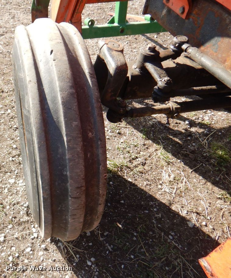 image for item DM6139 1982 Allis Chalmers 6140  tractor