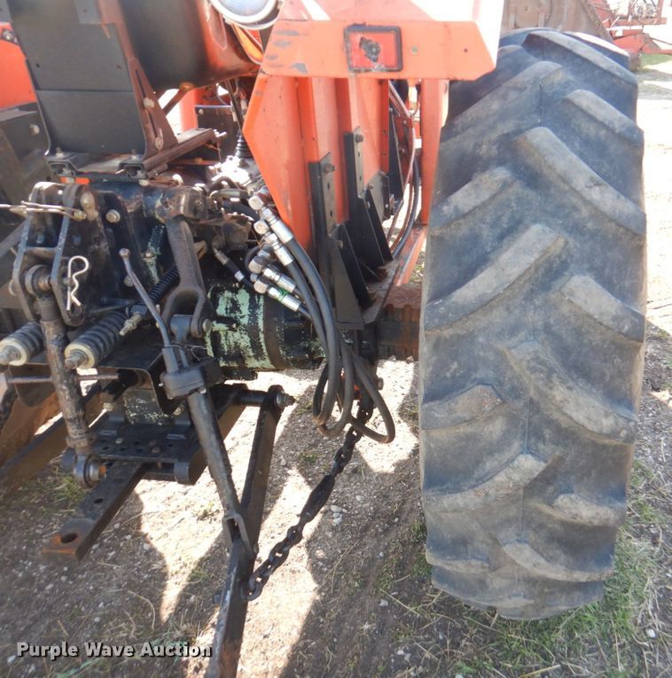 image for item DM6139 1982 Allis Chalmers 6140  tractor