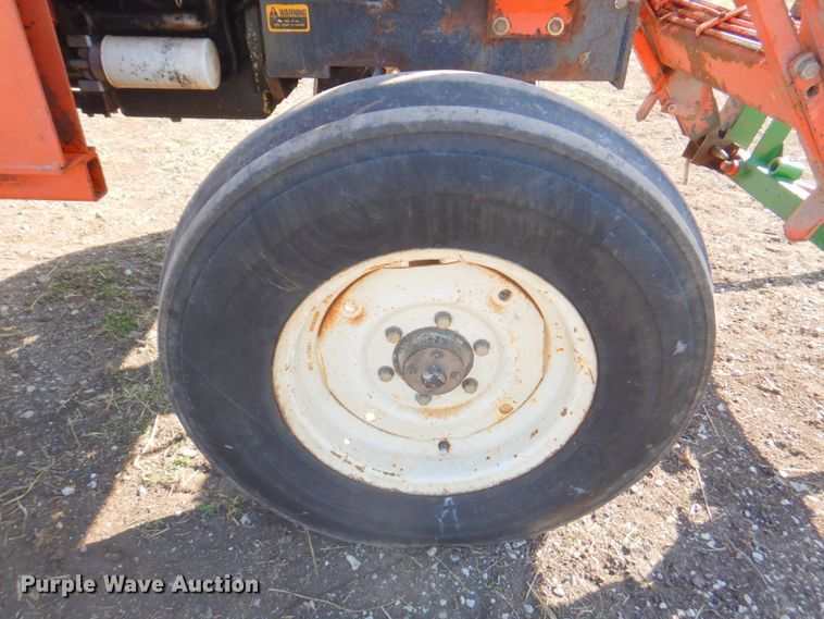 image for item DM6139 1982 Allis Chalmers 6140  tractor