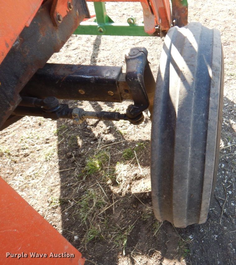 image for item DM6139 1982 Allis Chalmers 6140  tractor