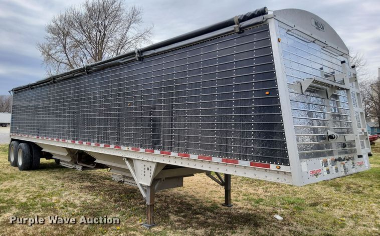 image for item DN6795 2015 Wilson DWH-550CB  grain trailer