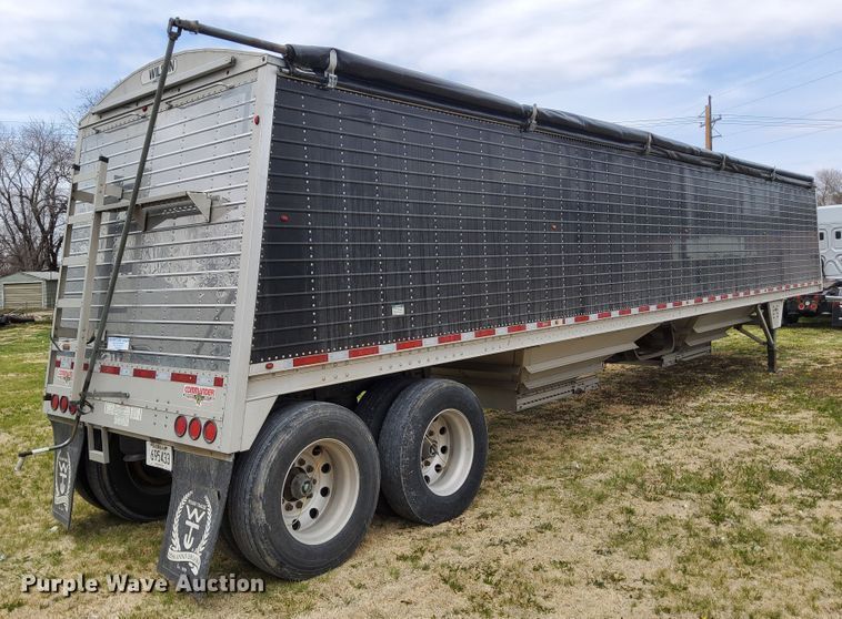 image for item DN6795 2015 Wilson DWH-550CB  grain trailer