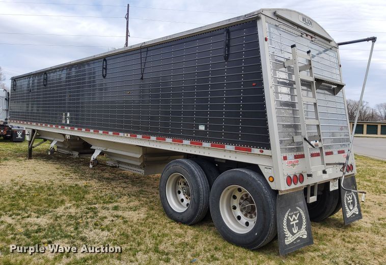 image for item DN6795 2015 Wilson DWH-550CB  grain trailer