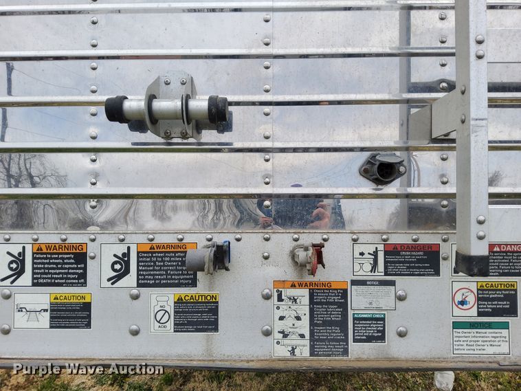 image for item DN6795 2015 Wilson DWH-550CB  grain trailer