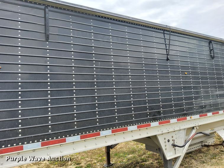 image for item DN6795 2015 Wilson DWH-550CB  grain trailer