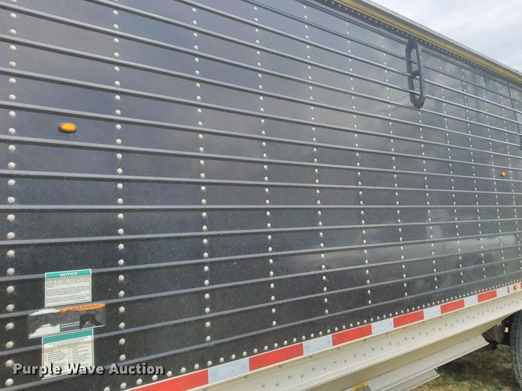 image for item DN6795 2015 Wilson DWH-550CB  grain trailer