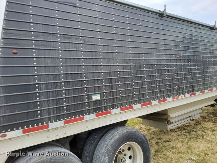 image for item DN6795 2015 Wilson DWH-550CB  grain trailer