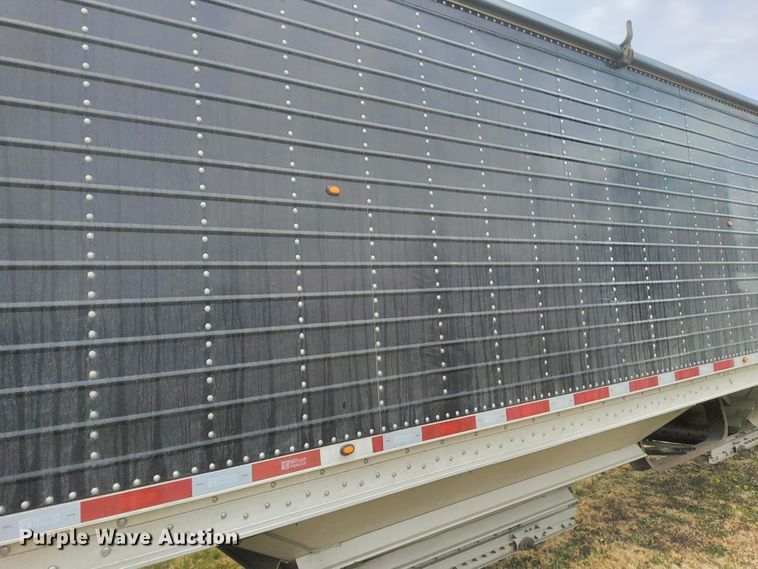 image for item DN6795 2015 Wilson DWH-550CB  grain trailer