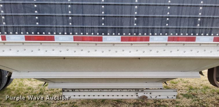 image for item DN6795 2015 Wilson DWH-550CB  grain trailer