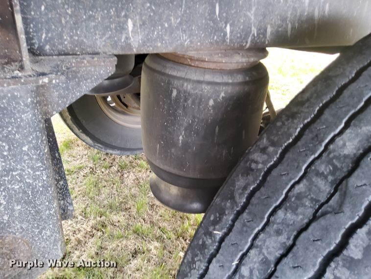 image for item DN6795 2015 Wilson DWH-550CB  grain trailer