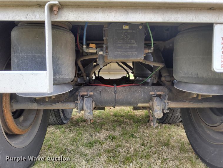 image for item DN6795 2015 Wilson DWH-550CB  grain trailer