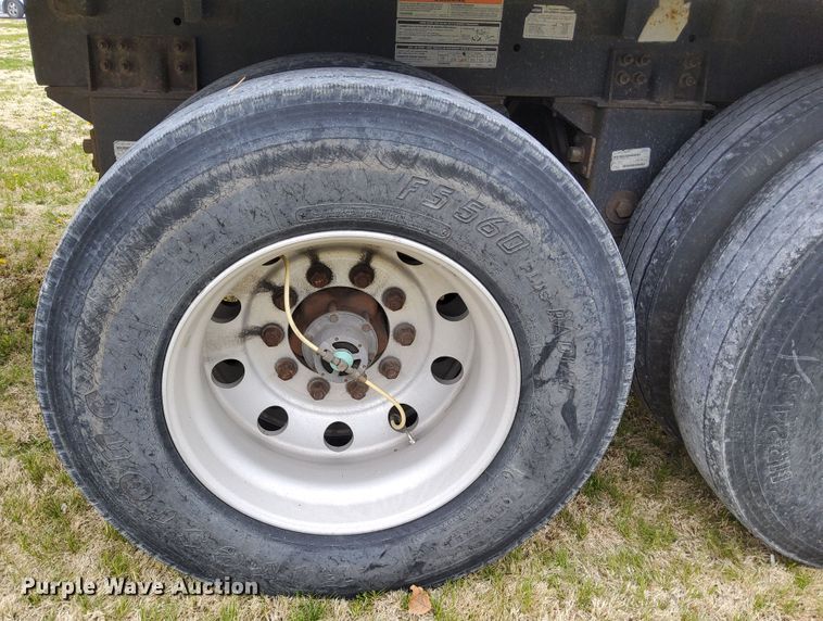 image for item DN6795 2015 Wilson DWH-550CB  grain trailer