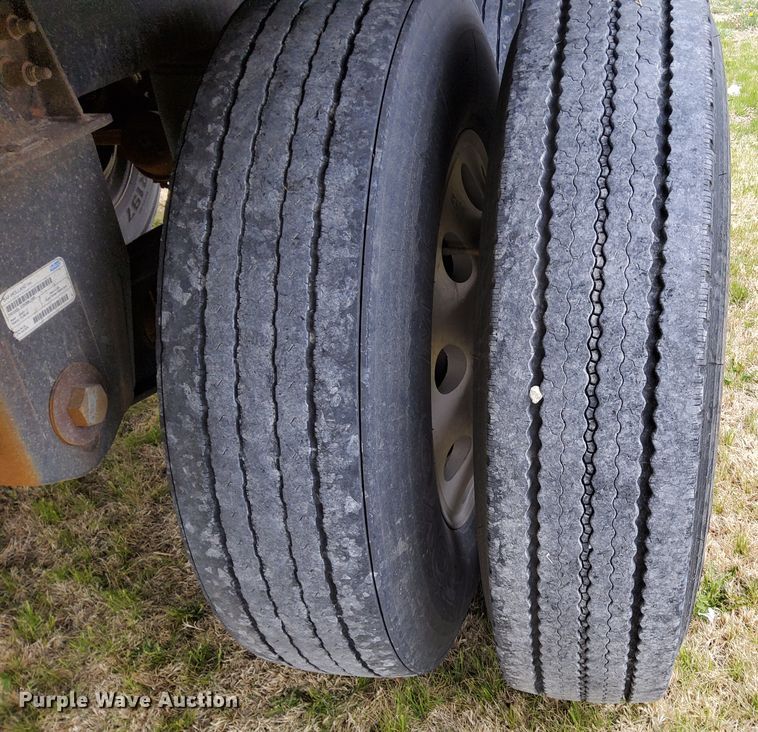 image for item DN6795 2015 Wilson DWH-550CB  grain trailer