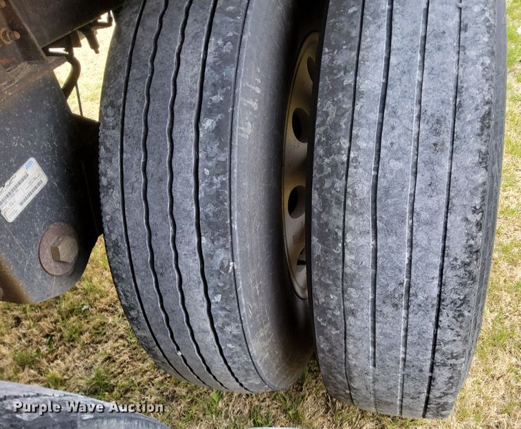 image for item DN6795 2015 Wilson DWH-550CB  grain trailer