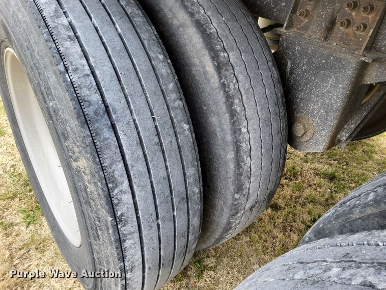 image for item DN6795 2015 Wilson DWH-550CB  grain trailer