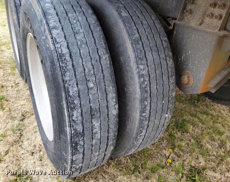 image for item DN6795 2015 Wilson DWH-550CB  grain trailer