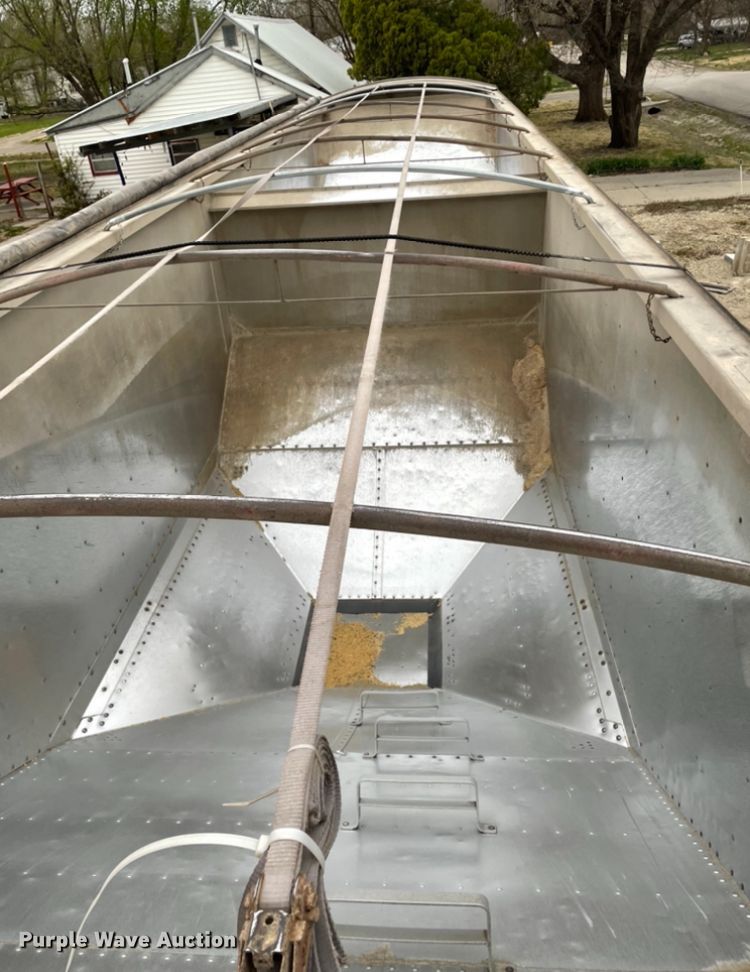 image for item DN6796 2016 Timpte  grain trailer